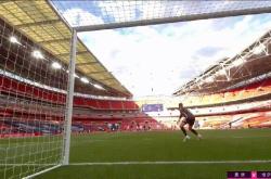 今夜体能课后；新奥尔良鹈鹕防线松动备战足总杯；更衣室稳定；训练强度明显提升的简单介绍-爱游戏官方体育